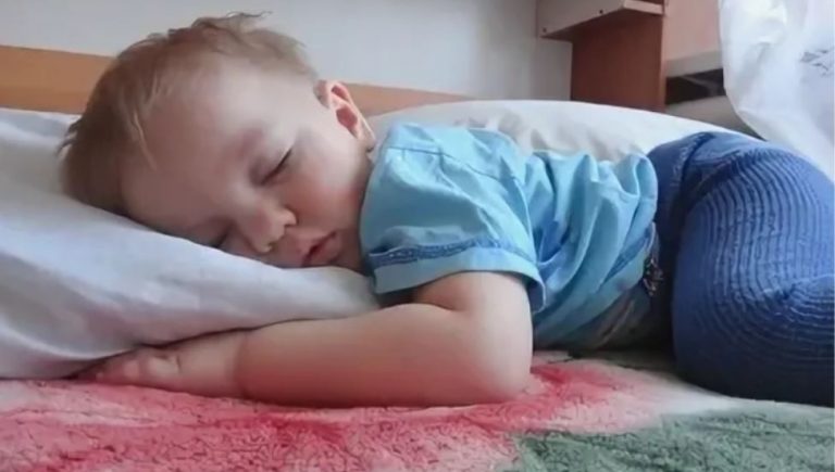 Віра Павлівна дуже любила свою онучку, а свати тримали дівчинку на пpив’язі, як собаку.