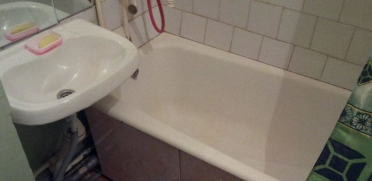 Коли сусідка повелася надто на хабно після того, як залила нас, я подала до су ду. І з цього дня вона почала мститися мені найжа хливішим чином