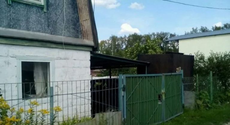 Вітчим відмовив Вірі, коли та потребувала допомоги. Але незабаром доля відправила Віктора, хто допоміг їй стати на ноги. А одного разу Віра побачила бідолашного мужика на вулиці.