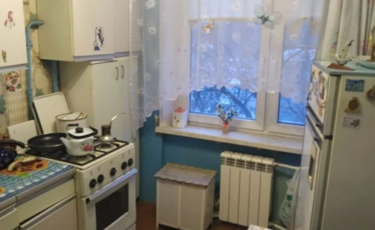 Мама, здавалося, щодня не могла дочекатися, коли ж батько прийде додому, щоб влаштувати йому нову істерику. Того вечора мої нерви здали.