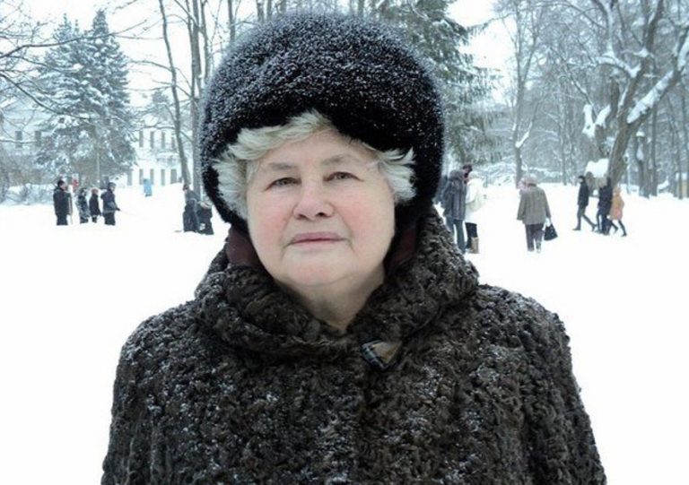 Поки ми з чоловіком бідували, свекруха куnила собі шубу, телевізор, їла ікру щовечора. Але через роки їй прийшло «повернення».