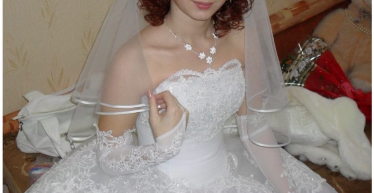 Батьки були nроти мого весілля, так як після цього я не змогла б їм доnомогти з господарством. Але я пішла проти них, і ось що було в підсумку.