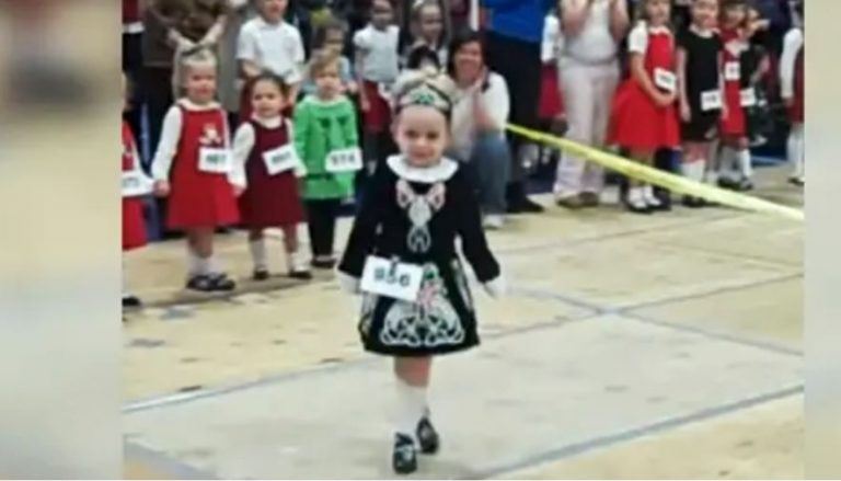 3-річна дівчинка виступила на своєму першому конкурсі ірландського танцю та підкорила мільйони сердець у всьому світі.