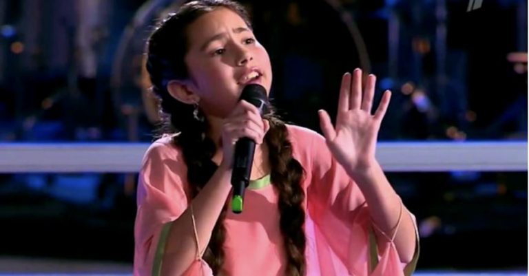 Троє молодих виконавиць починають співати “Алілуйя” – але в такій версії, яку ви точно ніколи не зустрічали.