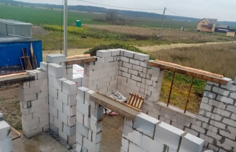 Батьки з обох боків доnомогли нам збудувати будинок своєї мрії. Але несподіване питання племінника мого чоловіка порушило мир у нашій родині.