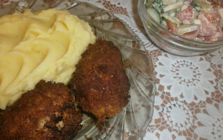 Тетяна, пухка домогосподарка середніх років, охоче готувала смачну вечерю для чоловіка та його друзів. Але коли вона вже подавала їжу Василю та його друзям на веранді, то почула, як вони глузували з її зовнішністі.