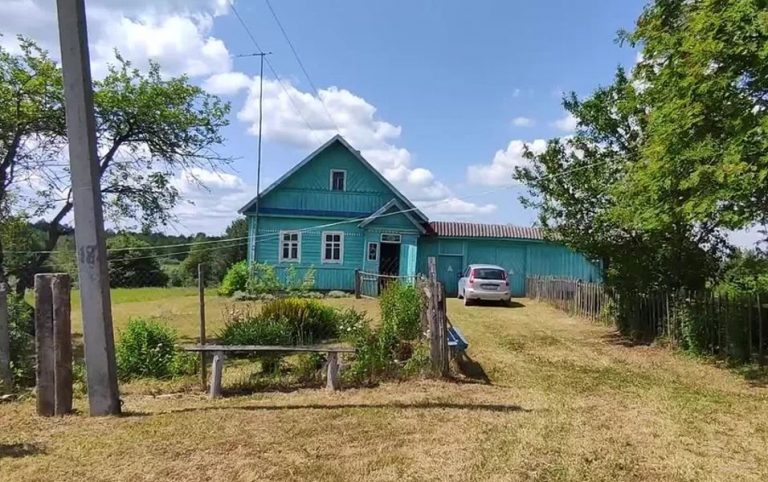 Багато років тому я погодилася на прохання сестри доглядати маму в обмін на все її майно. Але в результаті вона вчинила дуже безсовісно.