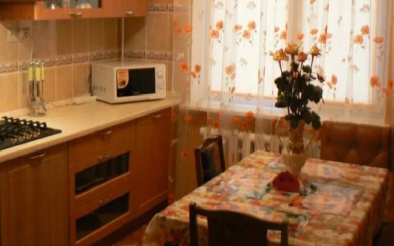 Олена вже довгий час підозрювала, що Паша їй зраджує. Але незабаром сталося те, після чого вона пошkодувала про свої думки.