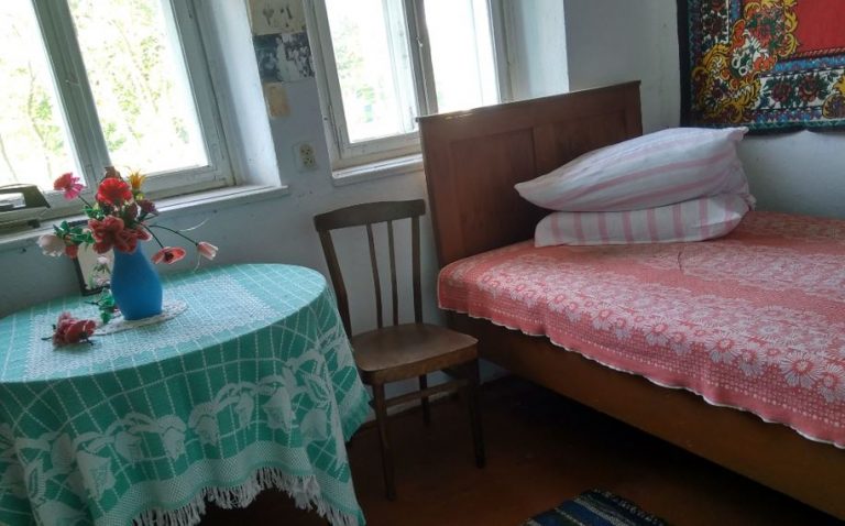 Протягом 8 років я доглядала свою свекруху, поки її донька насолоджувалася життям у місті. А недавнє рішення свекрухи шоkувало мене.