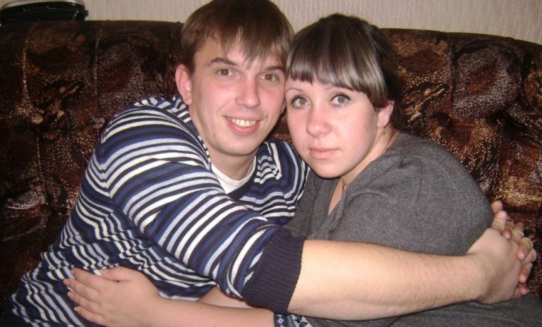 У Іри в молодості було багато залицяльників, а в її сестри Наталки нікого не було через її тихий хатактер. Але життя незабаром поставило все на місця.