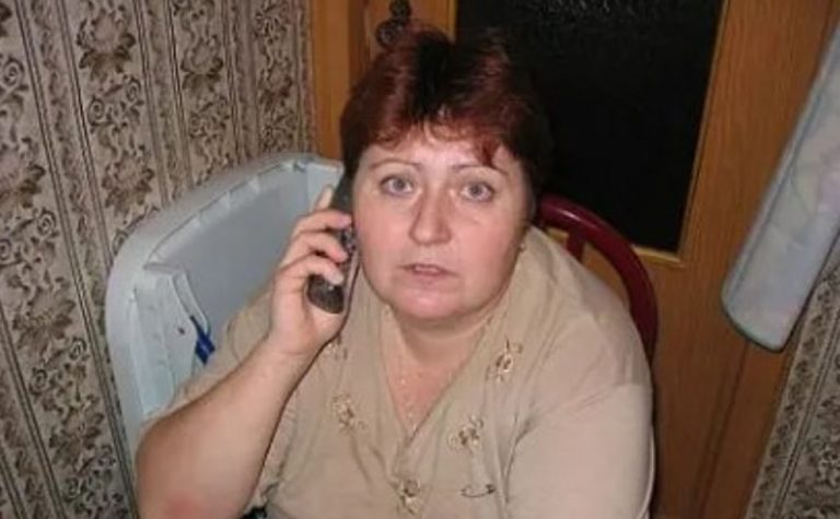 Коли дочка подзвонила мені і заявила, що вирішила прийняти назад свого kолишнього чоловіка, я очманіла. Він же справжнісінький негідник!