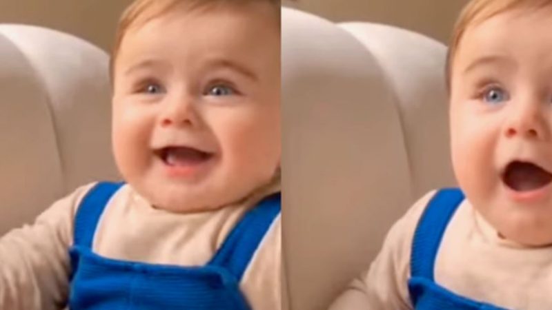 Цей малюк сміється неймовірно мило! Він миттєво прикрасить ваш день.