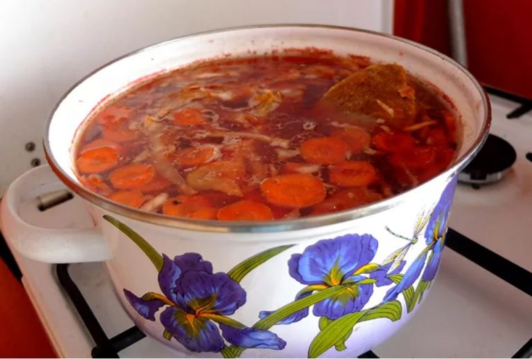 Коли Люба дізналася, чому можуть роз лучитися її син з невісткою, вона вирішила надати хлопцю важливий життєвий урок.