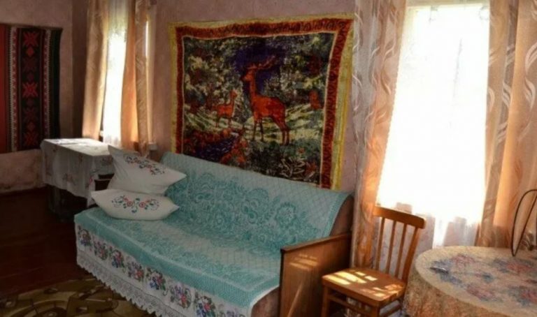 Пропрацювавши в Італії 16 років, вона дізналася, що діти ніяк не дбають про її літню та хво ру маму на батьківщині, тому вирішила кинути все і повернутися.