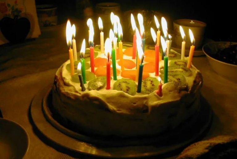 Олександр жив на своє задоволення, хоча був одружений і мав доньку. У результаті дружина вирішила як слід помститися йому.