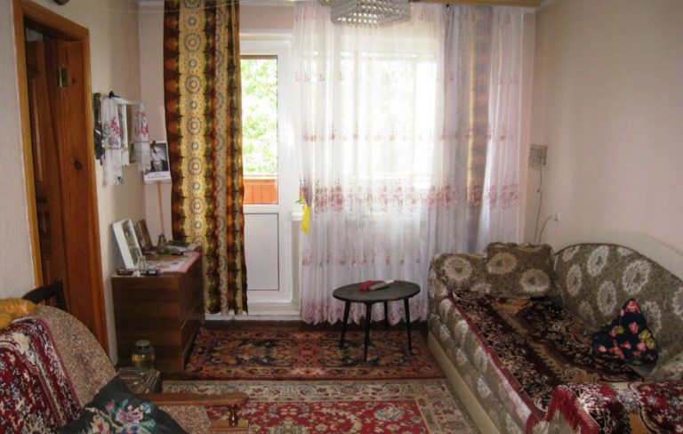 Коли ми із чоловіком вирішили подарувати доньці щось цінне, син не висловився проти цього. Але коли про ситуацію дізналася його дружина, тут все різко змінилося.