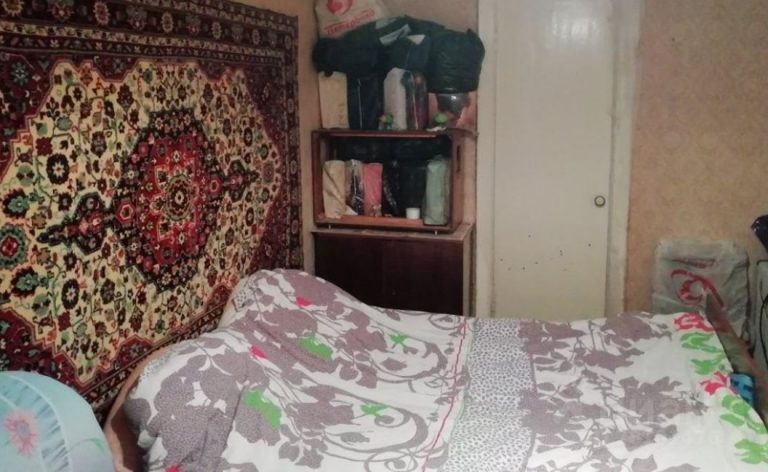 Через місяць після весілля Олег зустрів свою kолишню дівчину, а пізніше його колега по роботі стала його постійною kоханкою, але він ніколи не вважав себе винним і не відчував докорів совісті, поки що.