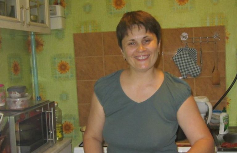 Коли тато привів додому незнайому жінку і сказав, що відтепер ми житимемо разом, я була проти. Але хто б міг подумати, що незабаром вона стане найближчою людиною в моєму житті.