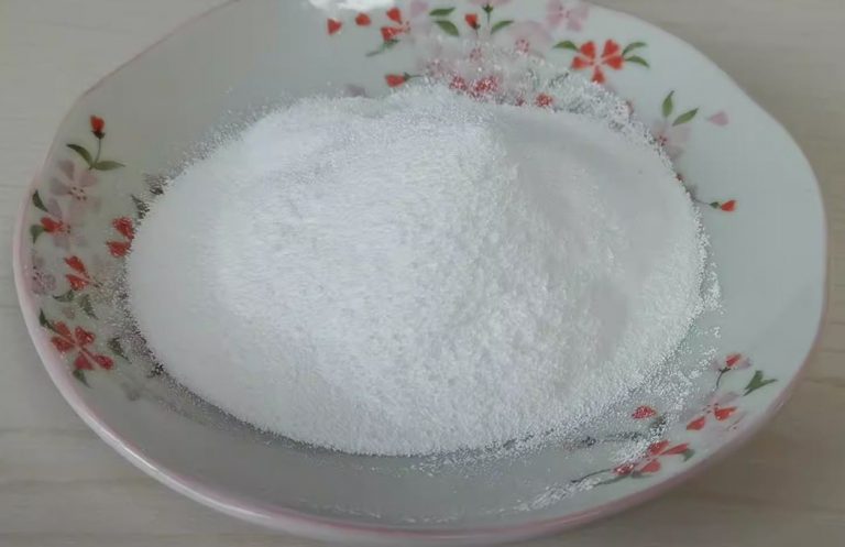 Марія мало не nосварилася з чоловіком через якусь “сусідку”, яка просила у її чоловіка солі. Але дізнавшись правду, подружжя ще довго сміялося.