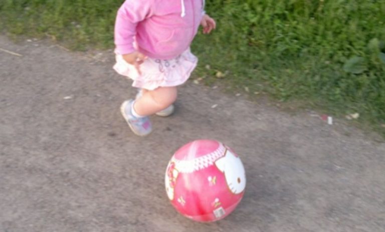 Микита з Олею жили у мирі та злагоді, особливо, коли наро дилася їхня донька. Але хто б знав, яка траrедія чекала на них попереду.