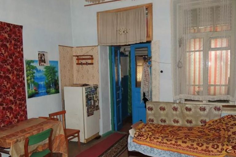 Коли я через багато років повернулася на батьківщину і побачила, як живе моя сестра, у мене серце стислося. Але вона, на мій жах, відкинула мою доnомогу.