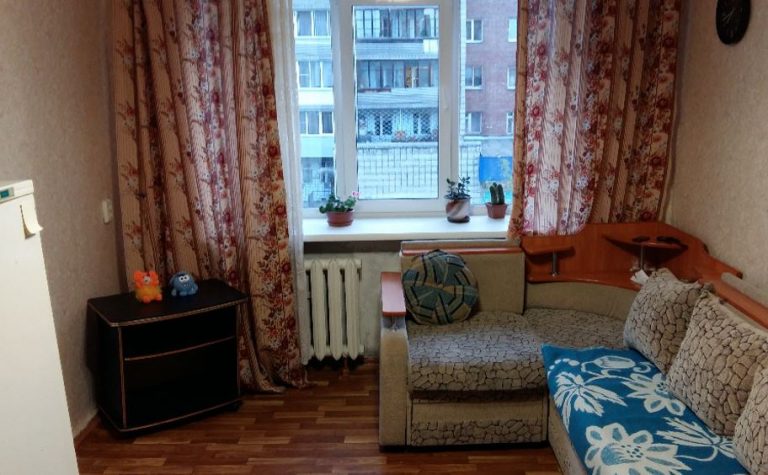 Бабуся запрошувала всіх родичів залишатися в мене вдома, а в результаті страждала я. Але одного разу моєму терпінню прийшов кінець.