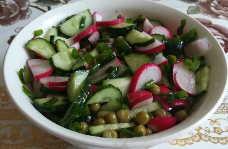 Щоб звільнити себе від тягаря готування, невістка змусила мого сина сісти на вегетаріанську дієту. Але найгірше мене чекало з онуком.