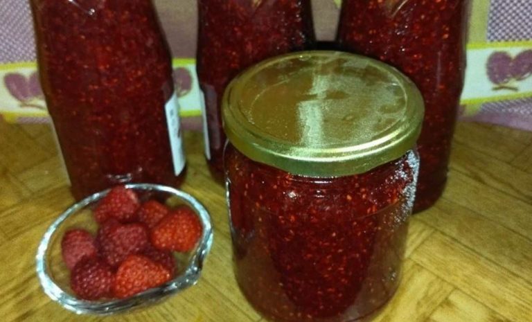 Жоден із членів моєї родини не їсть варення. Але я щороку роблю його у великій кількості з однієї дуже важливої причини.