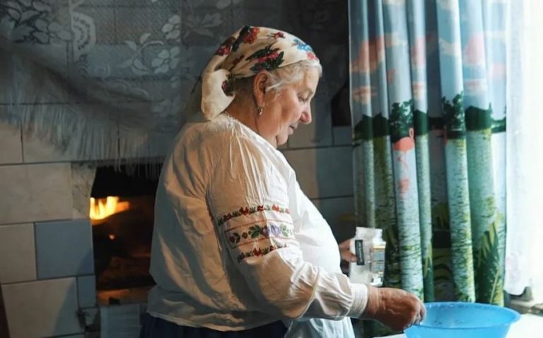 Усі навколо співчувають мені, що я живу зі свекрухою. Якби вони знали, що зі свекрухою мені краще, ніж декому з рідними матерями.