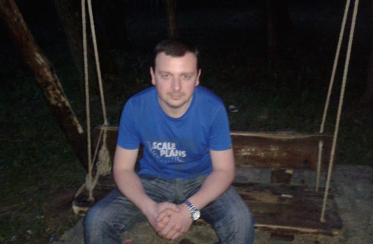 Степан дізнався, що його друг збирається зробити пропозицію своїй дівчині і запропонував перевірити її наміри. Ось що з цього вийшло.