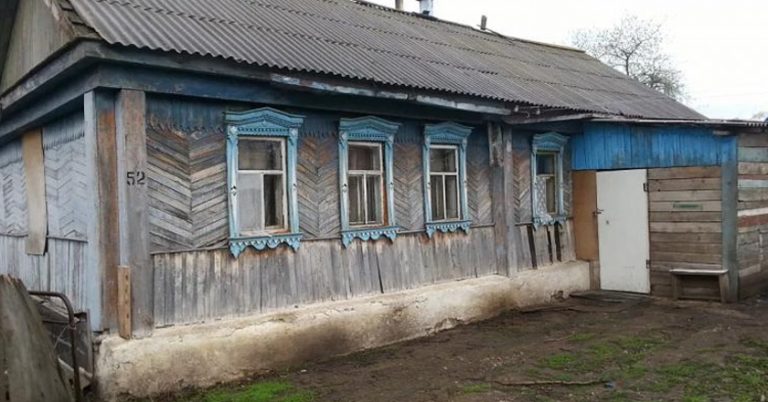 Коли Іван прийшов до Олени, вона відчувала, що щось не так. А коли Іван сказав, що її краще присісти, бо треба дещо розповісти про внучку.