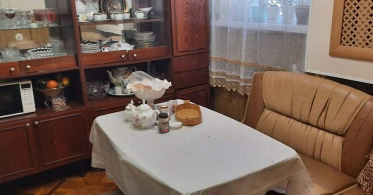 Коли Толік прийшов у квартиру батьків, щоб повідомити про роз лучення з Анею, він уявити не міг, що приблизно така ж новина його чекає від батьків.