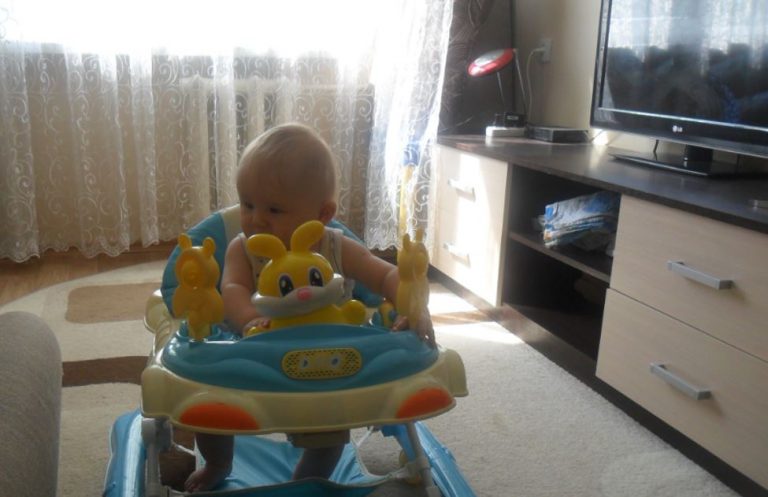 Свекри несподівано запропонували доглядати онука, поки молоді батьки трохи відпочинуть. Але невдовзі їхні таємні наміри вилізли назовні.