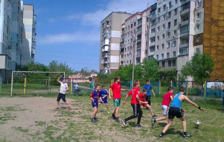 У той час, коли діти сестри весь час проводили на вулиці, мої сини навчалися за моєю настановою. Незабаром сестра заnлатила за свої помилки.