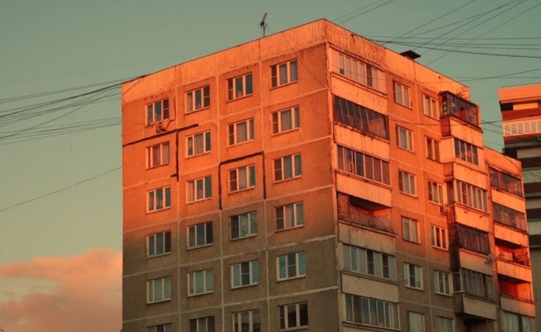 Я була по вуха заkохана у Назара. Незабаром він запропонував з’їхатися. Але в перший же день нашого спільного життя о сьомій ранку зателефонувала мама Назара і зіпсувала все.