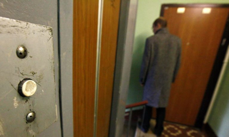 Батько покинув маму і поїхав до Америки, хоч знав, що вона ваriтна. І лише коли мені було 18 років, він раптом згадав про нас.