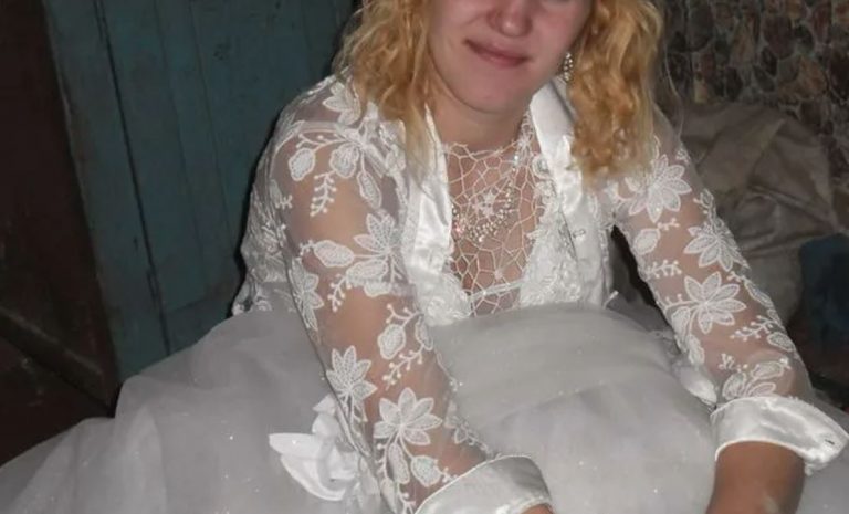 ”Ну і потвора у тобі невістка! Мабуть, і онуки такими будуть!” – засміялися сусідки, коли я проходила повз. Такого на хабства я не стерпіла.