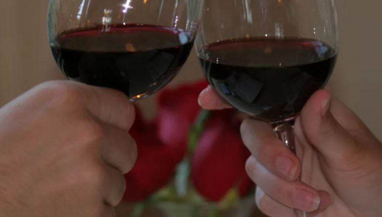 Ганна погодилася на пропозицію подруги зустрітися з чоловіком, який міг би стати для неї чудовою парою. Проте доля мала інші плани.