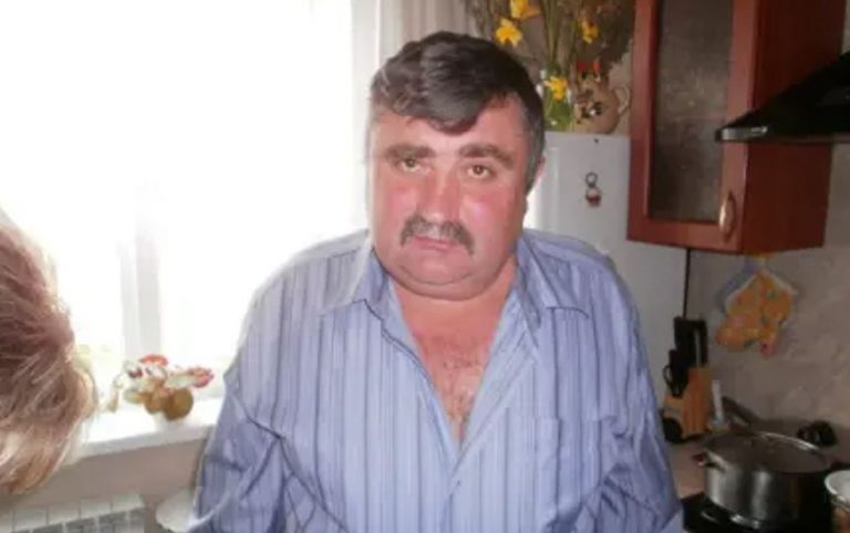 Ми з чоловіком, здавалося, були ідеальною парою, але раптом він покинув мене. А через багато років я знову побачила його на своєму порозі і не впізнала.