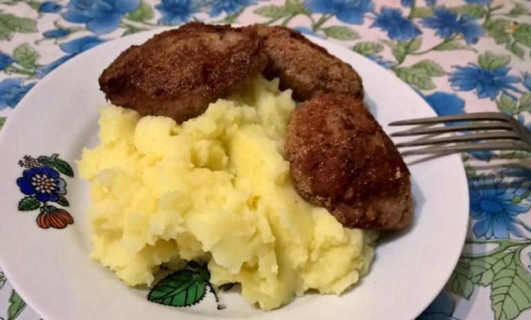 Віктор закохався в Інну, на 15 років молодшу за нього і уявляв себе молодим хлопцем. Але незабаром він почав су мувати за своєю kолишньою дружиною.