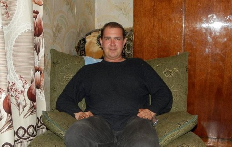 Світлана зажадала у своєї сестри прийняти її сина до них на роботу. Але незабаром жінка зрозуміла те, що не побачила раніше.