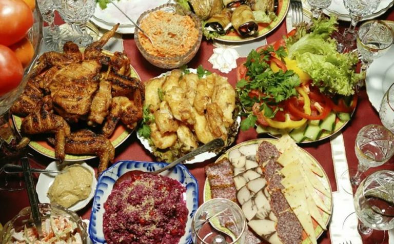 Я завжди відчувала, що мама любить сестру більше за мене. День її народ ження остаточно підтвердив мої підозри.