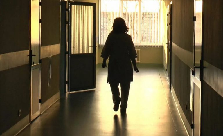 Я сказав дружині, що їду у відрядження, а насправді я вирішив простежити за нею. Але те, що я побачив тоді, докорінно змінило моє життя.