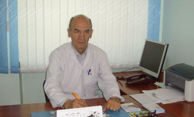 Коли через тиждень Семен повернувся до ліkаря з ще більшим болем у спині, ліkар зрозумів, що вся справа не в Семені, а в його дружині.