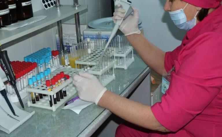 Я була приголомшена, коли майбутня свекруха наполягла на моєму повному ме дичному обстеженні. Але ще більший абсурд чекав на мене попереду.