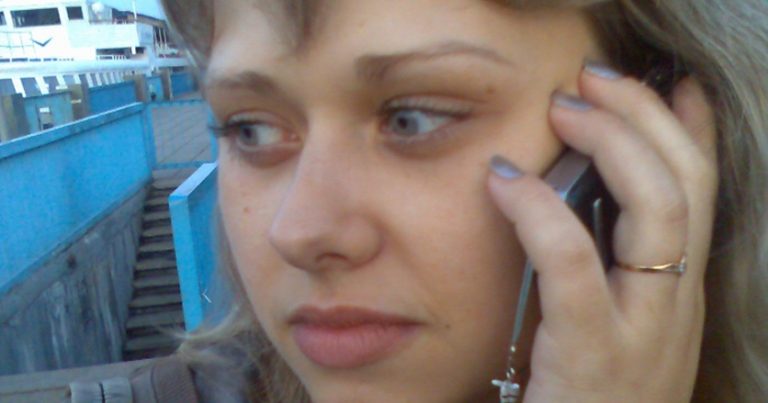 Після чергової сварки, чоловік Іри пішов з дому. Скоро на її телефон прийшло СМС з незнайомого номера «не хочете ризикнути і отримати масу приємних емоцій?».