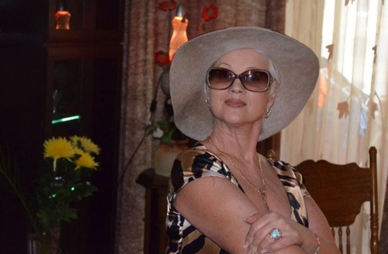 Коли я дізналася, за кого моя донька виходить заміж, відчула змішані емоції. Я досі не могла забути слова моєї потенційної сваті, які я чула багато років тому.