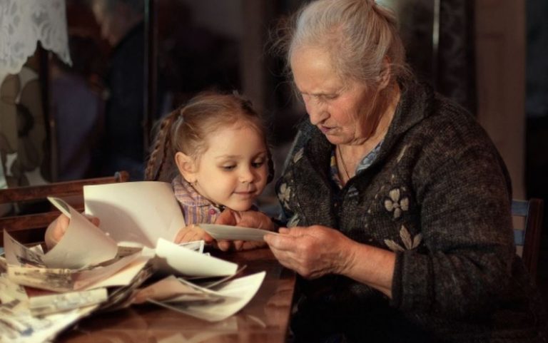 Мої батьки ніколи не виявляли інтересу до своїх онуків. Вони ніколи не дбали про нашу молодшу дочку. Ця байдужість вплинула на її сприйняття.
