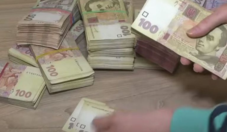 Я допомогла доньці купити свій будинок, а коли вирішила відкладати гроші на власне забезпечене майбутнє, то вони із зятем прийшли до мене з діловою пропозицією – відкрити кав’ярню.