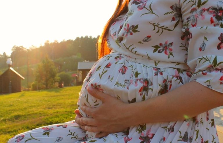 Батько моєї дитини знову з’явився і хоче розпочати все спочатку. Але я не впевнена, чи варто ризикувати.